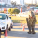 Dia Livre de Impostos: posto vende gasolina a R$ 3,99 no RS e usa 'dinossauro' como frentista; entenda